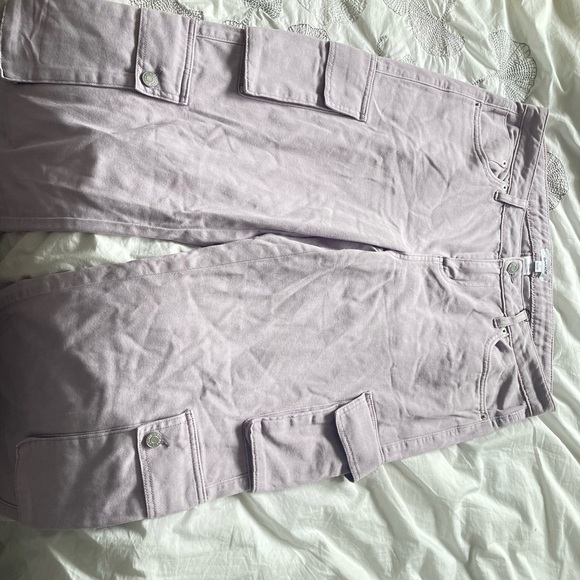 Oversized Cargo Pants - Picture 3 of 4